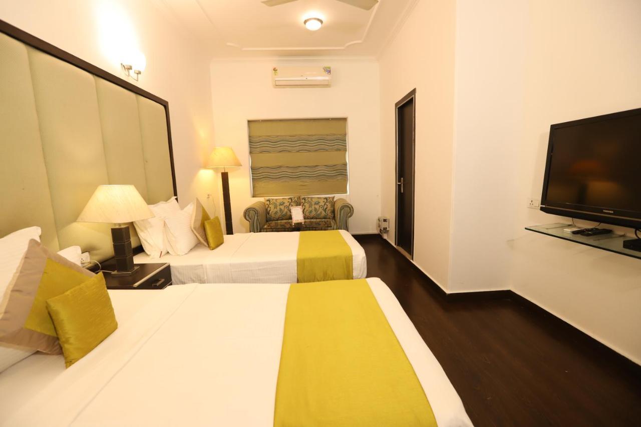Hotel Capitol Hills - Greater Kailash Delhi New Delhi Buitenkant foto