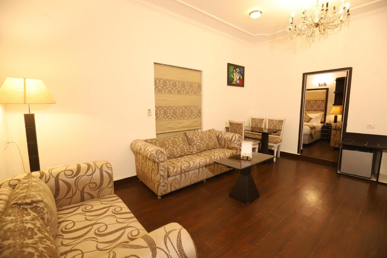 Hotel Capitol Hills - Greater Kailash Delhi New Delhi Buitenkant foto