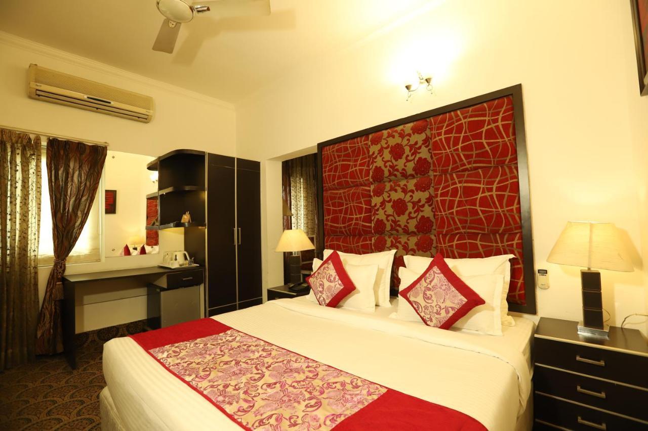 Hotel Capitol Hills - Greater Kailash Delhi New Delhi Buitenkant foto