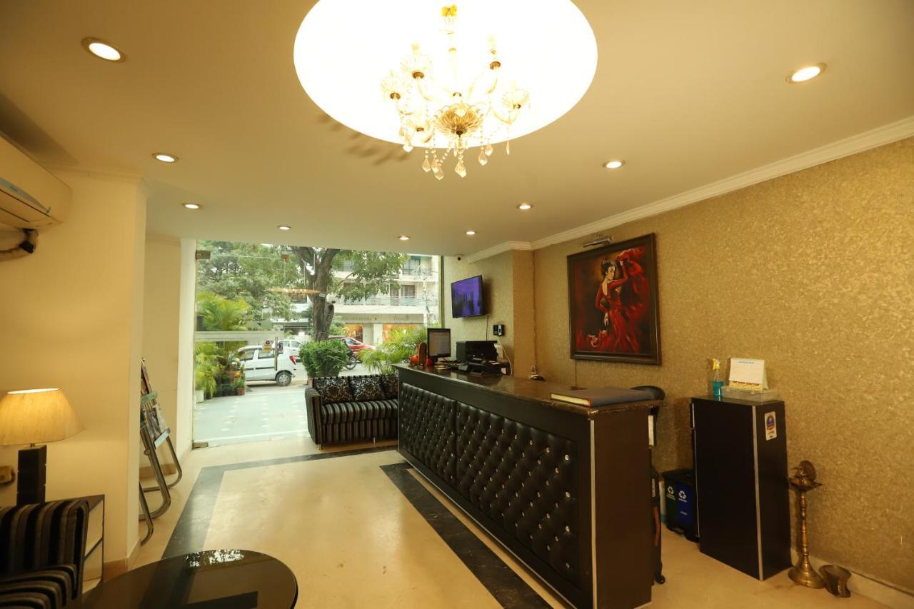 Hotel Capitol Hills - Greater Kailash Delhi New Delhi Buitenkant foto