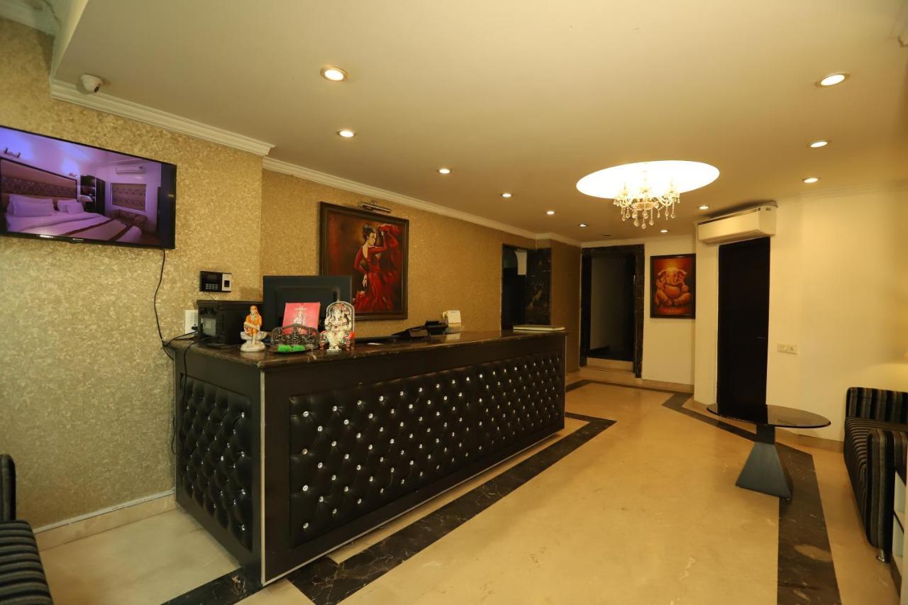 Hotel Capitol Hills - Greater Kailash Delhi New Delhi Buitenkant foto