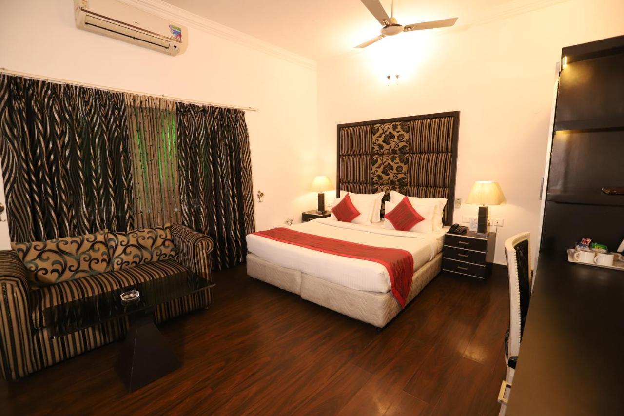 Hotel Capitol Hills - Greater Kailash Delhi New Delhi Buitenkant foto