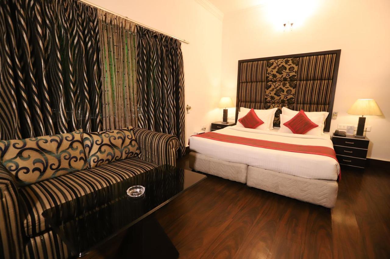 Hotel Capitol Hills - Greater Kailash Delhi New Delhi Buitenkant foto