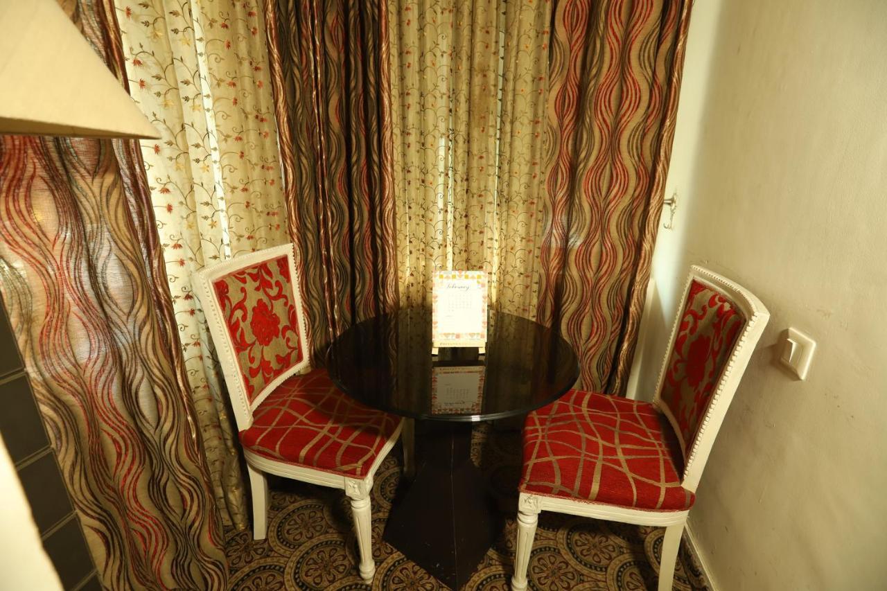 Hotel Capitol Hills - Greater Kailash Delhi New Delhi Buitenkant foto