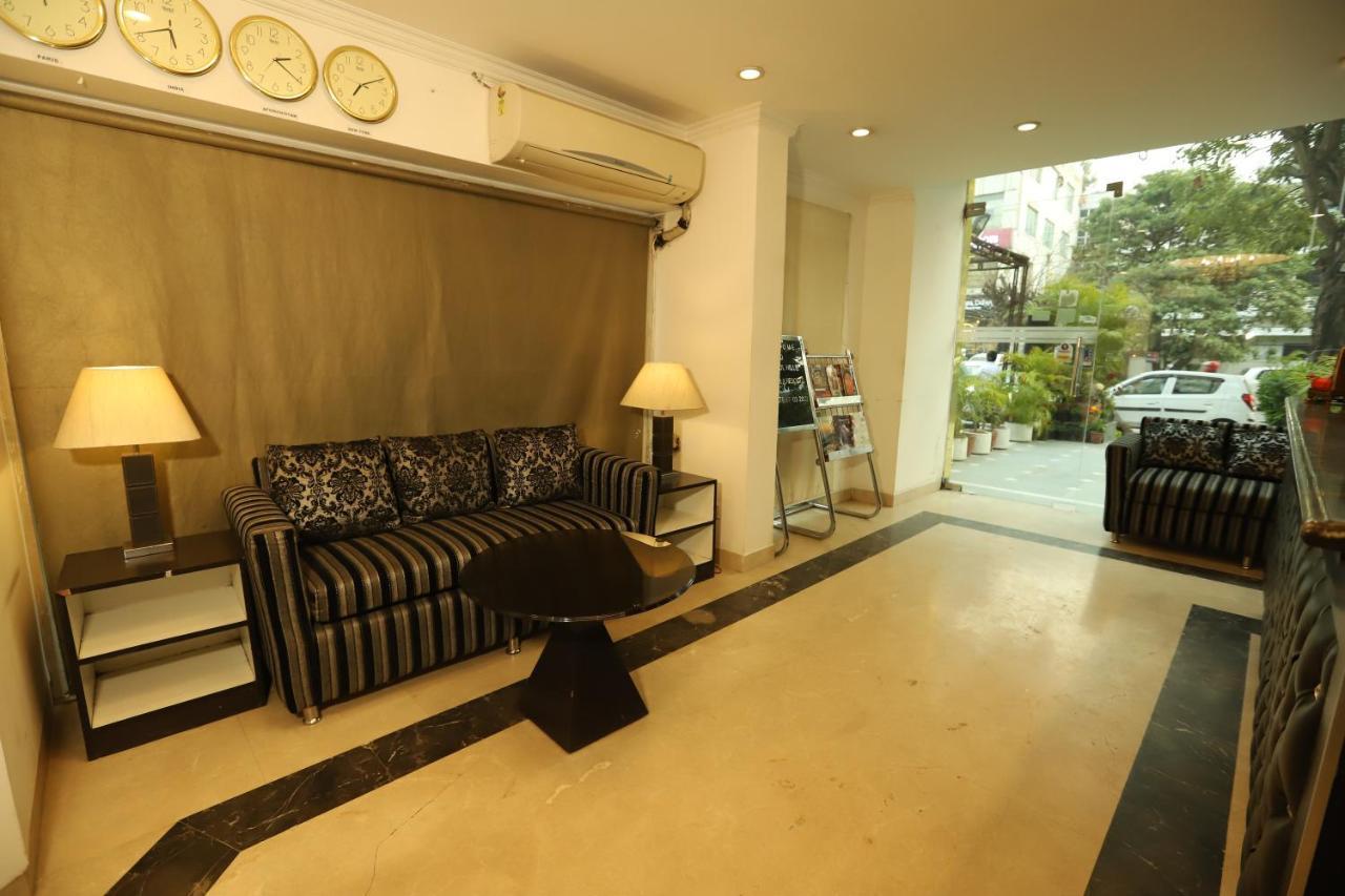 Hotel Capitol Hills - Greater Kailash Delhi New Delhi Buitenkant foto