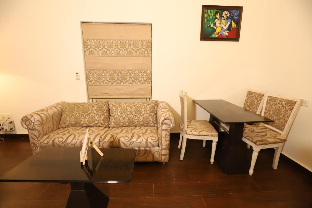 Hotel Capitol Hills - Greater Kailash Delhi New Delhi Buitenkant foto