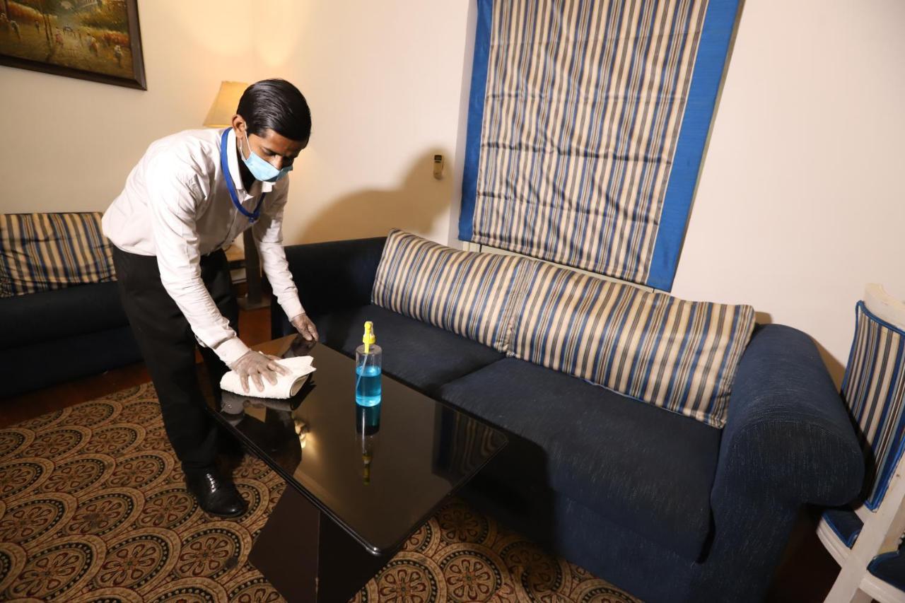 Hotel Capitol Hills - Greater Kailash Delhi New Delhi Buitenkant foto