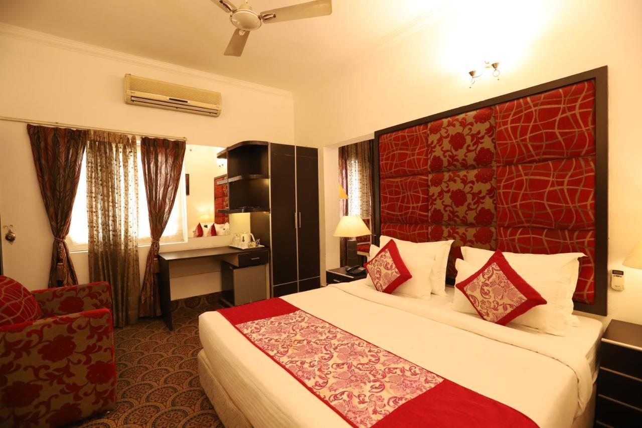 Hotel Capitol Hills - Greater Kailash Delhi New Delhi Buitenkant foto