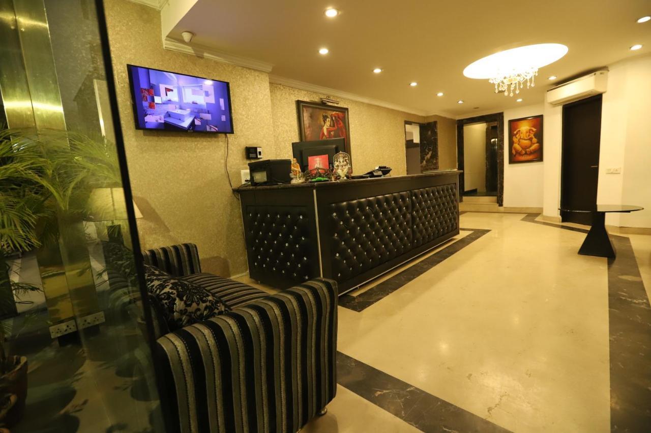 Hotel Capitol Hills - Greater Kailash Delhi New Delhi Buitenkant foto