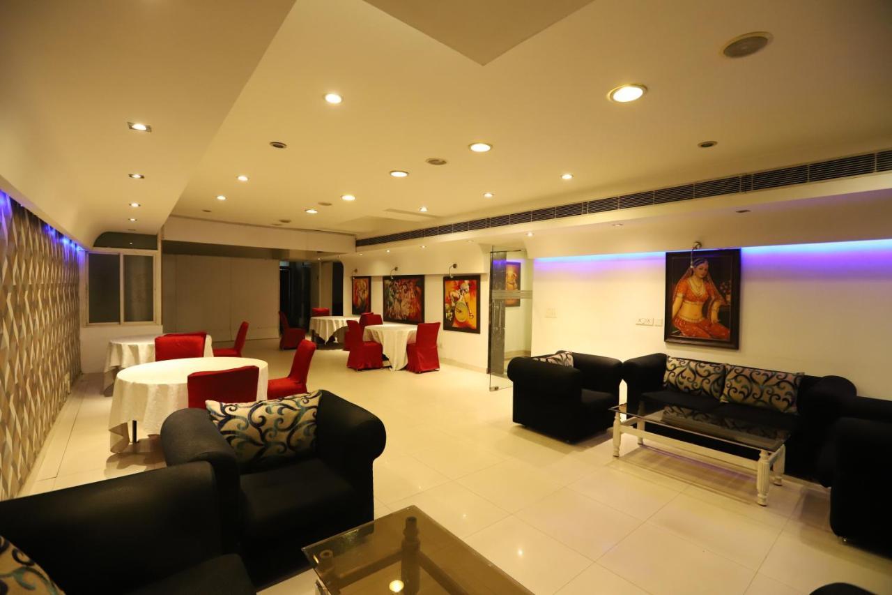 Hotel Capitol Hills - Greater Kailash Delhi New Delhi Buitenkant foto
